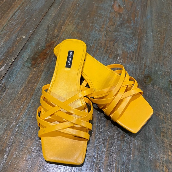 Nine West Yellow Strappy Sandals. Womens size 9 - Picture 2 of 4